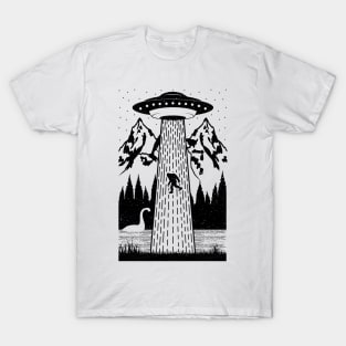 Bigfoot Ufo Abduction T-Shirt